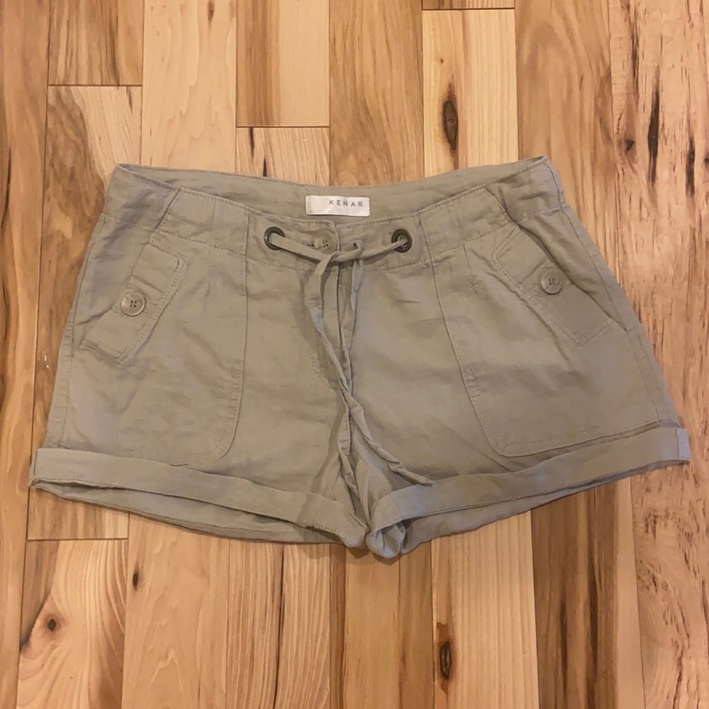 Cargo-like Shorts with Pockets